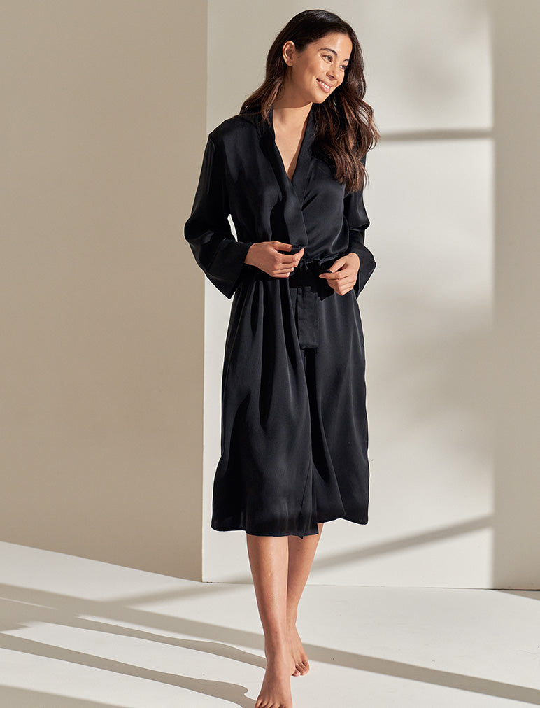 Papinelle  Washable Silk Long Robe in Black – Papinelle Sleepwear US