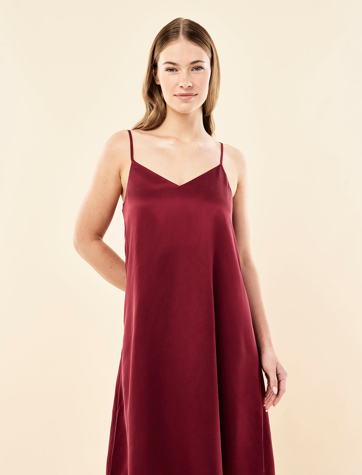 Sianie wearing the Audrey Washable Silk Slip Nightgown
[model: Sianie wears size S |  Height: 175m
/ 5’9” | Bust: 85cm | Waist: 66cm| Hips: 93cm]