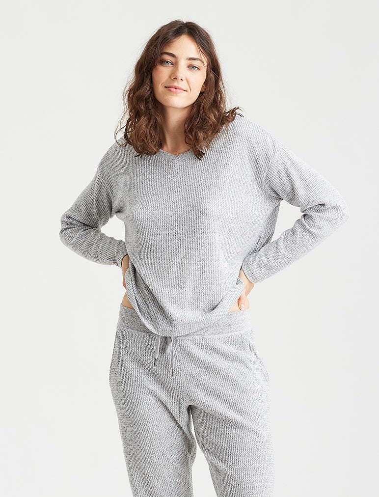 Super Soft Waffle V-Neck Long Sleeve Top in Grey