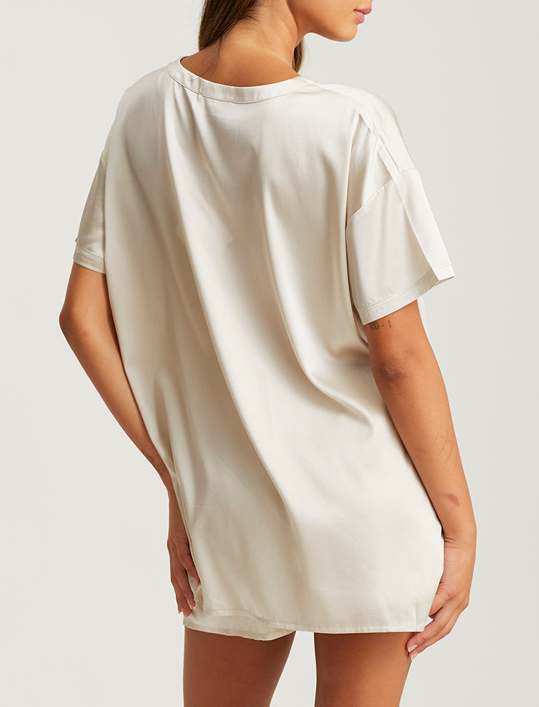 White silk outlet t shirt dress