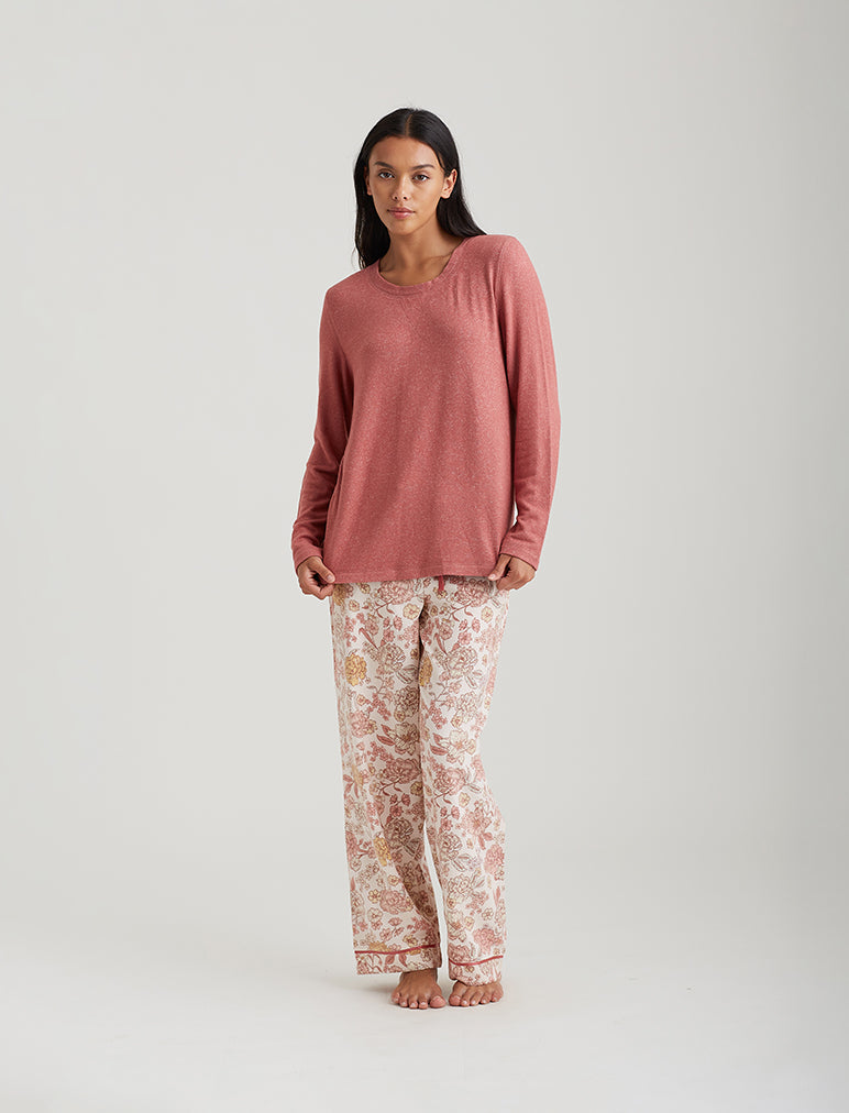 Karolina Cosy Jogger and Feather Soft LS Top